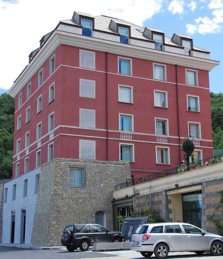 Sea Art Hotel Вадо-Лигуре Экстерьер фото