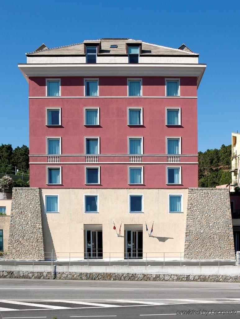 Sea Art Hotel Вадо-Лигуре Экстерьер фото