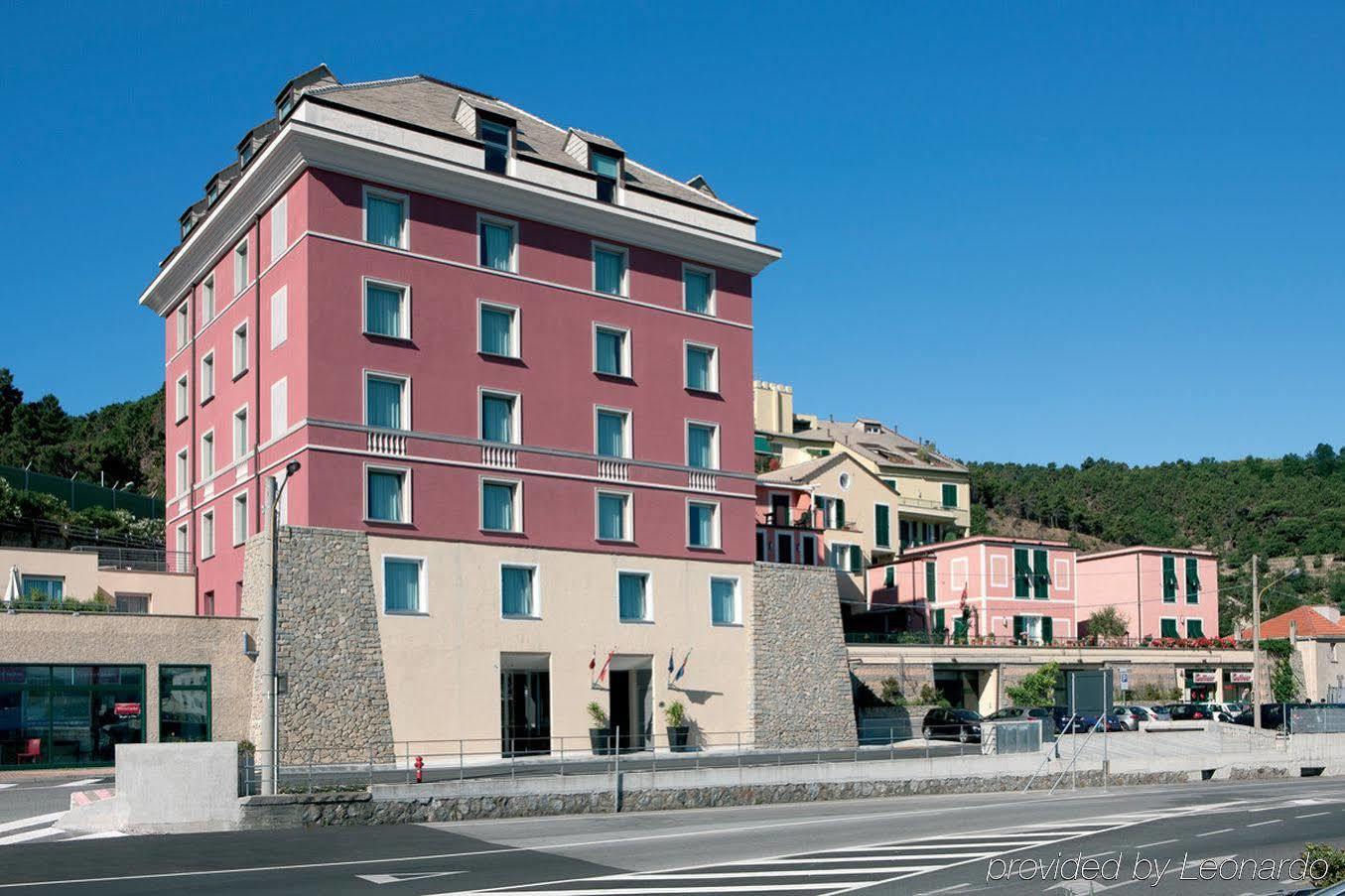 Sea Art Hotel Вадо-Лигуре Экстерьер фото